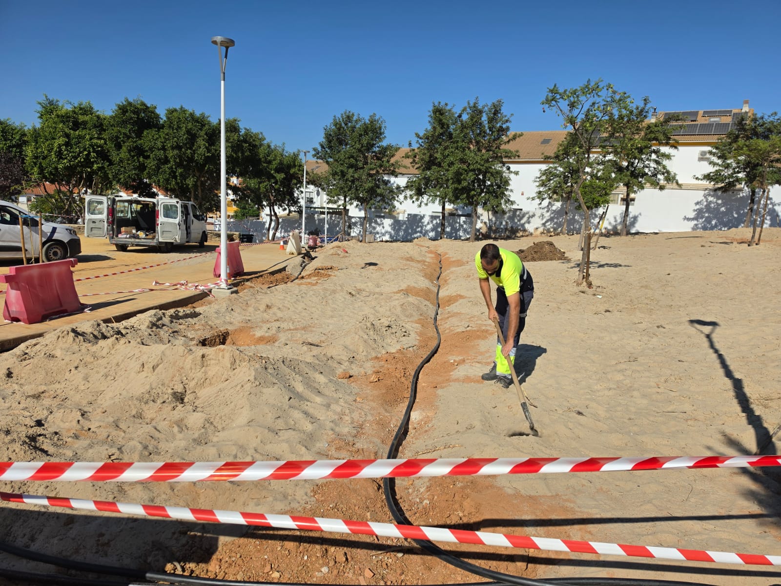 Image for the story: Aljaraque reinforces the maintenance of its green areas and renews the grass in the Parque de la Solidaridad