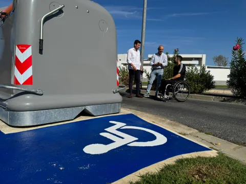 Image for the story: Aljaraque adapts a container island in La Monacilla for people with reduced mobility