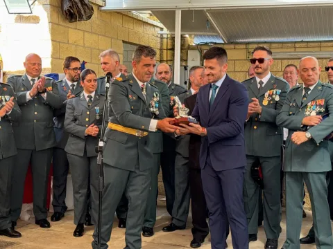 Image for the story: Aljaraque pays tribute to the Guardia Civil on the Day of the Virgen del Pilar