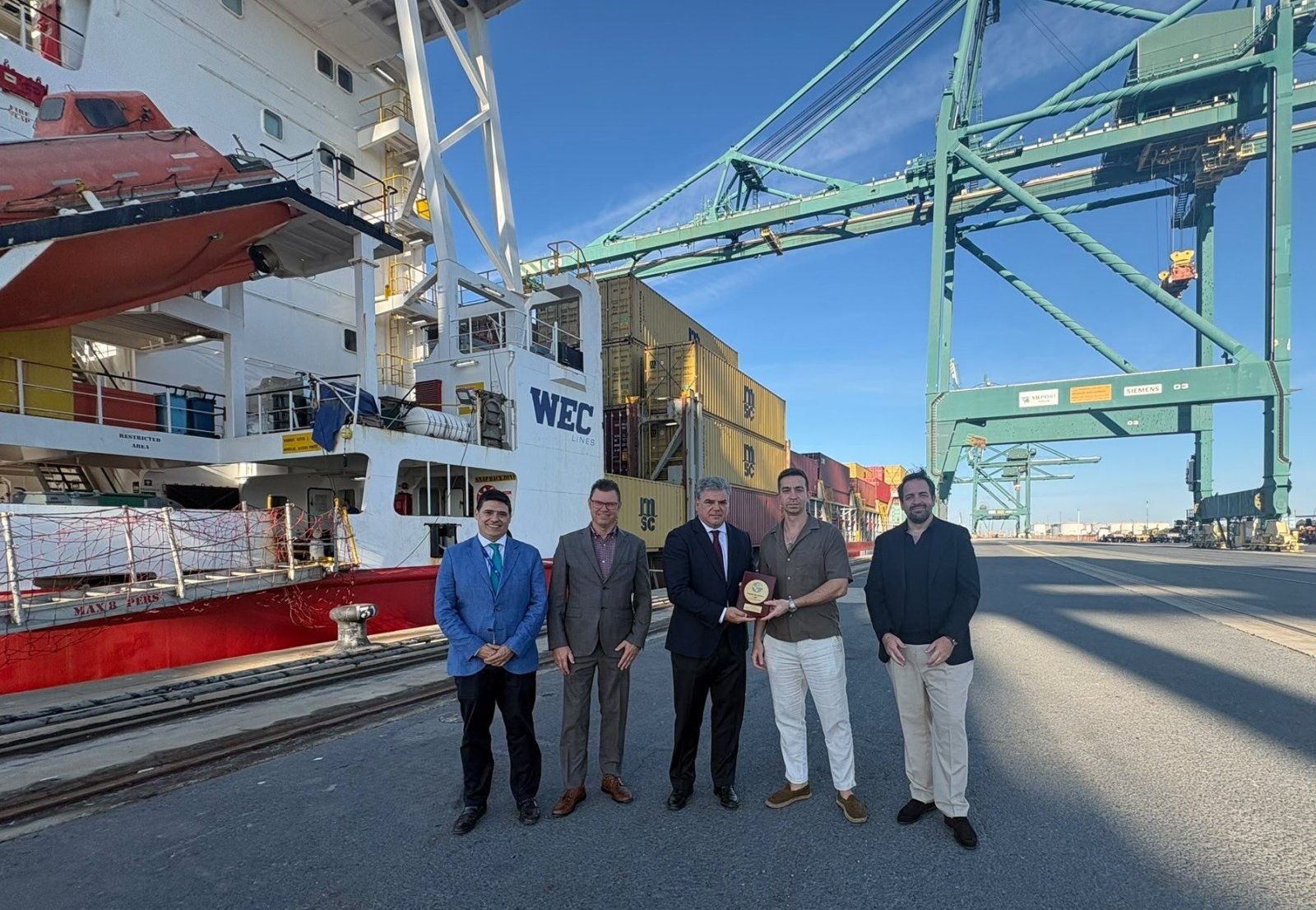 Imagen de la noticia: El Puerto de Huelva estrena una conexión semanal de contenedores con el norte de Europa