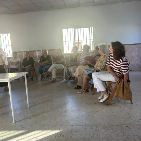 Imagen de la noticia: Alosno acoge un taller sobre prejuicios y etiquetas sociales