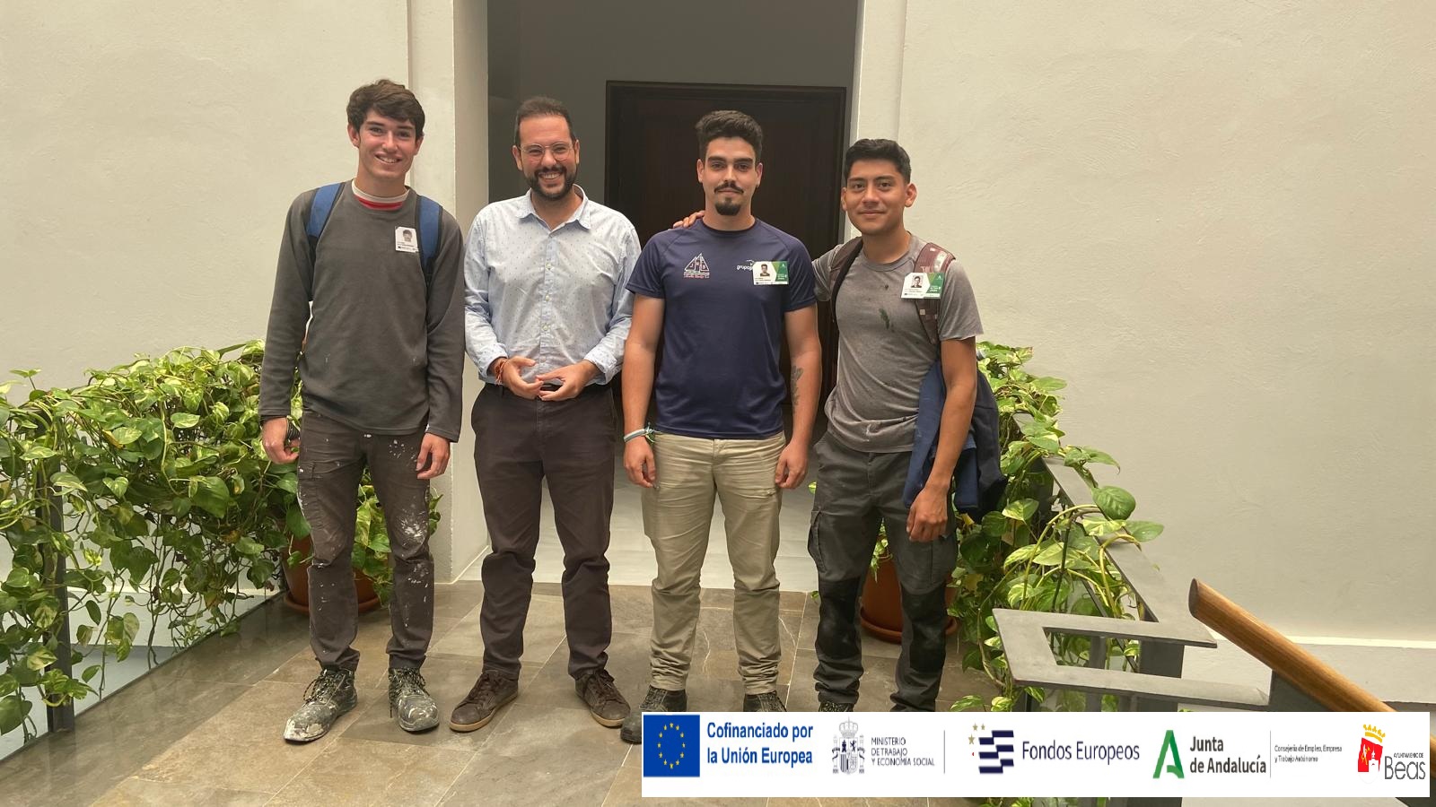 Imagen de la noticia: Beas incorpora a tres jóvenes para trabajar seis meses en el Ayuntamiento