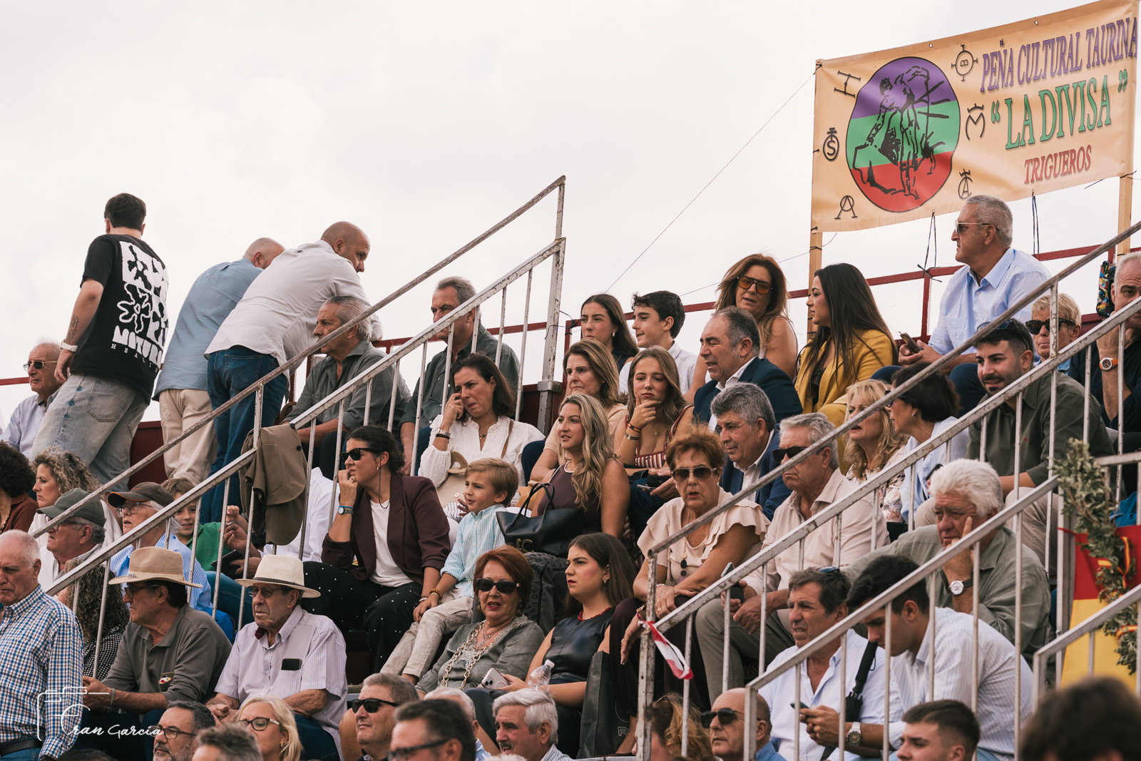 Imagen de la noticia: David de Miranda corta cuatro orejas y dos rabos en el festival de Trigueros ante una plaza llena