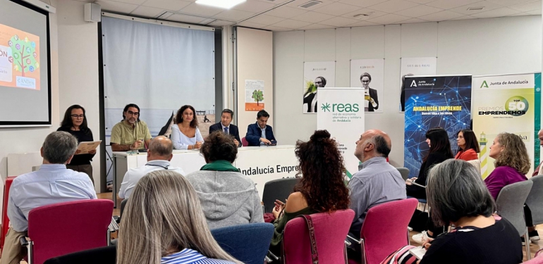 Imagen de la noticia: El Ayuntamiento de Huelva firma un convenio para impulsar la economía social y solidaria