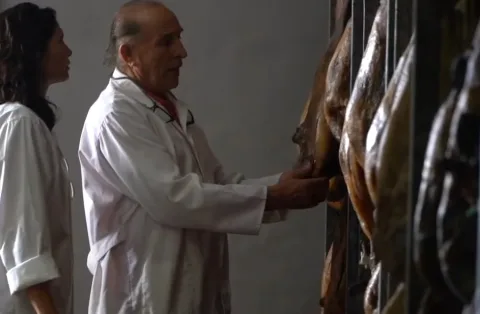Imagen de la noticia: Aracena entrega el Jamón de Oro a Los Romeros de Jabugo y la Bellota de Oro a Francisco Casero