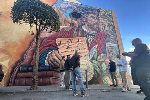 Imagen de la noticia: San Juan del Puerto estrena un mural sobre su fundador en el Teatro Municipal