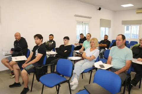 Imagen de la noticia: Cartaya forma a 50 horas en almacén con prácticas de carretilla elevadora
