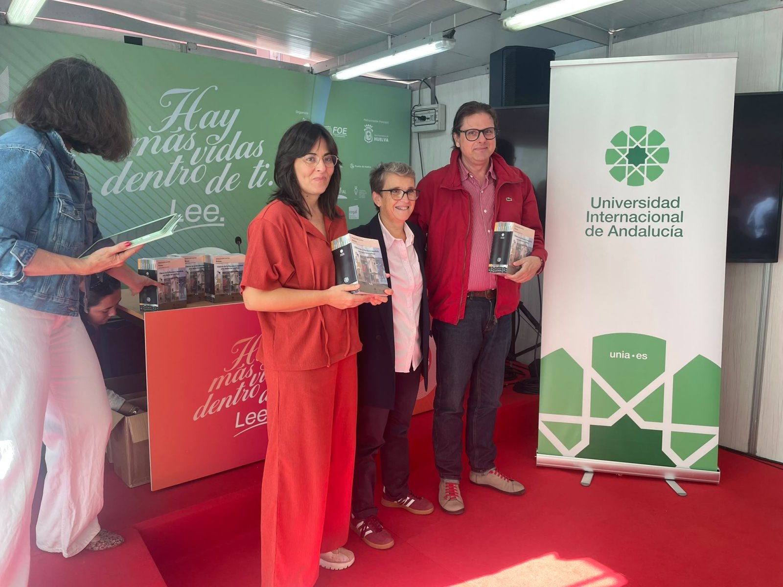 Image for the story: UNIA presents a special edition of its easy-reading collection at the Huelva Book Fair