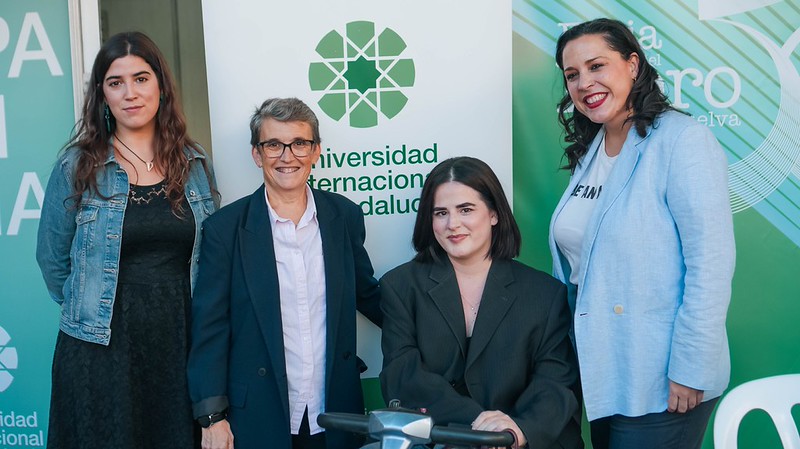 Imagen de la noticia: Anabel Domínguez y May R. Ayamonte cuentan sus vidas en la Feria del Libro