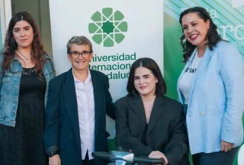 Imagen de la noticia: Anabel Domínguez y May R. Ayamonte cuentan sus vidas en la Feria del Libro