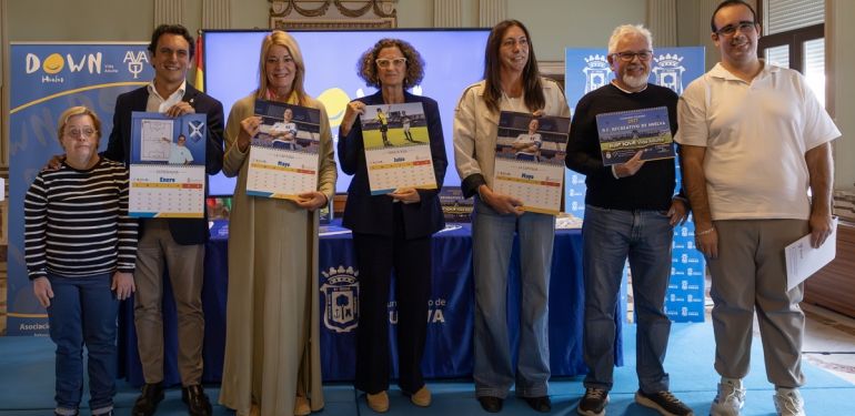 Imagen de la noticia: AVADI Down presenta su calendario solidario con el Recreativo